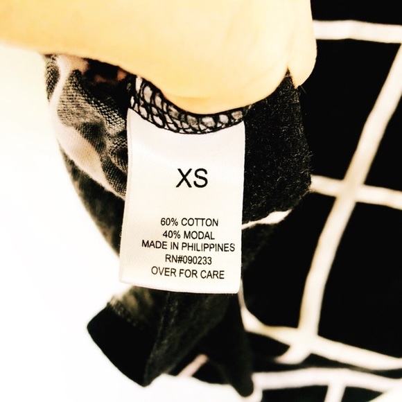 Me to We Grid Crop Top - Picture 5 of 6